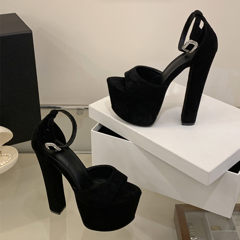 Liyke Modell-Show Sexy Extrem  – Ankle Strap Attachment Bewertung und Preis
